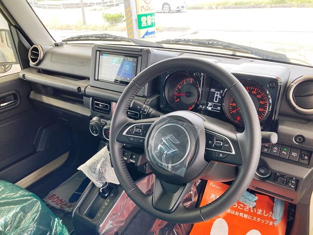 SUZUKI JIMNY NOMADE 2025