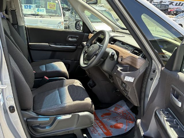 HONDA FREED HYBRID 4WD 2022