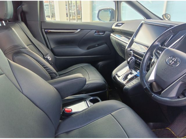 TOYOTA VELLFIRE 2017