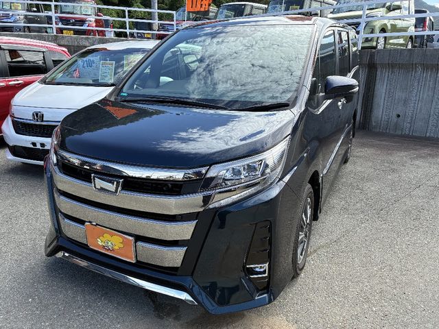 TOYOTA NOAH 4WD 2020