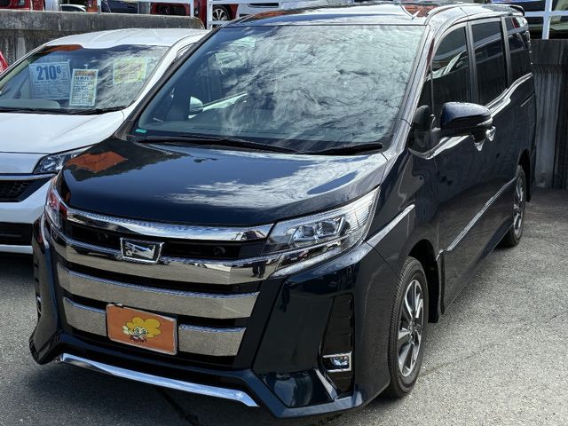 TOYOTA NOAH 4WD 2020