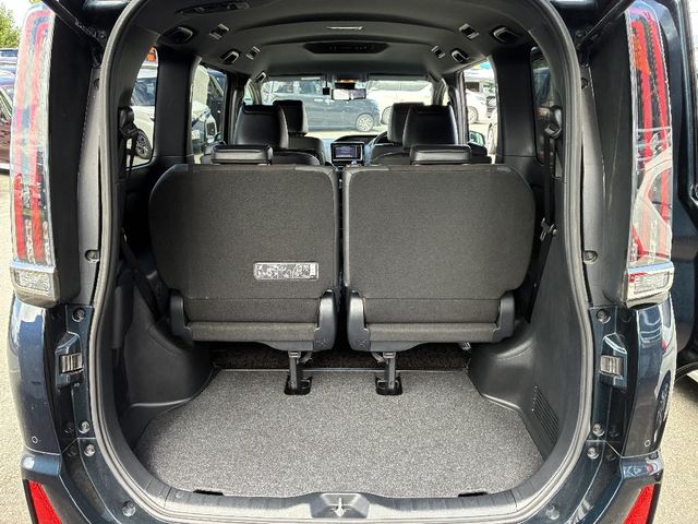 TOYOTA NOAH 4WD 2020