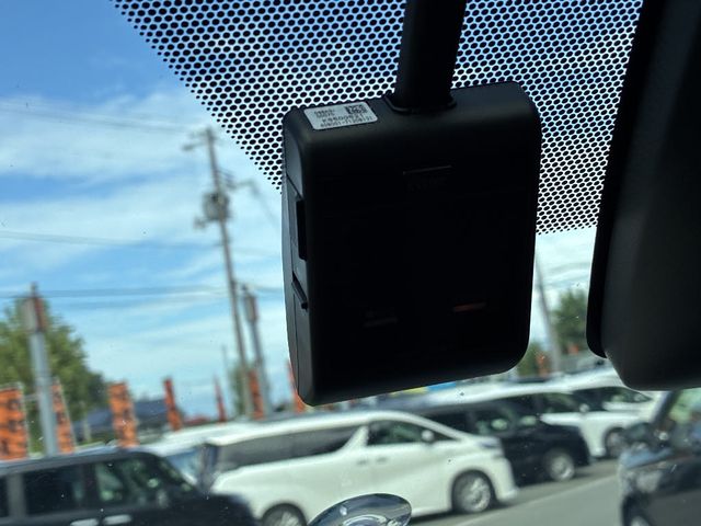 TOYOTA NOAH 4WD 2020