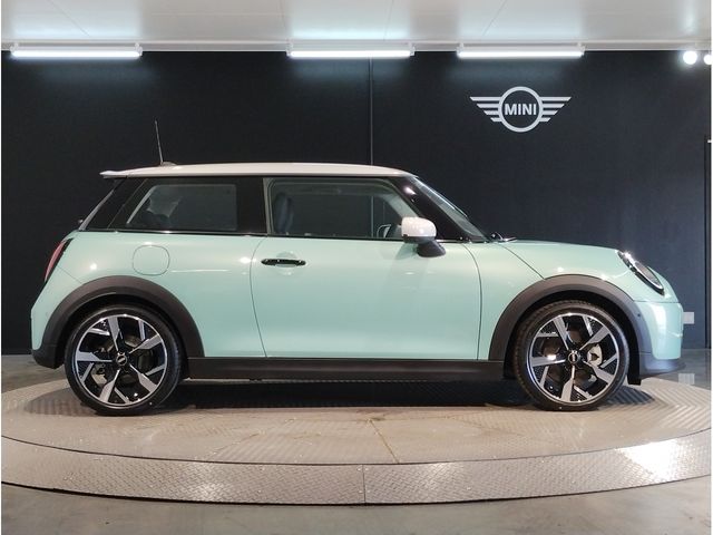 BMW MINI COOPER 2024