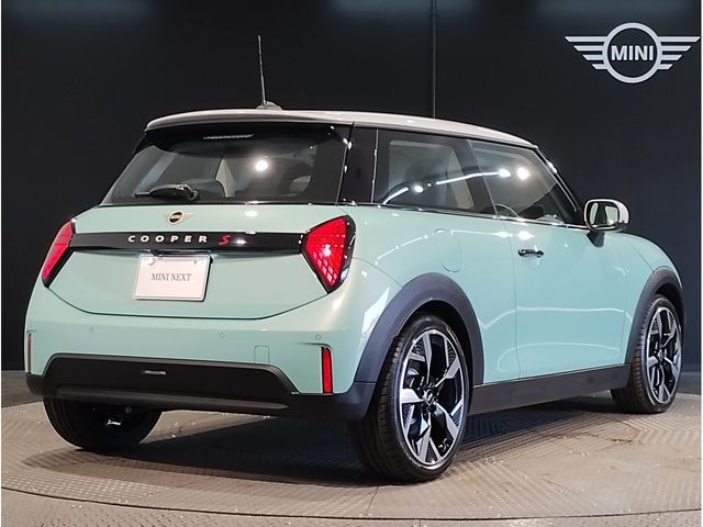 BMW MINI COOPER 2024