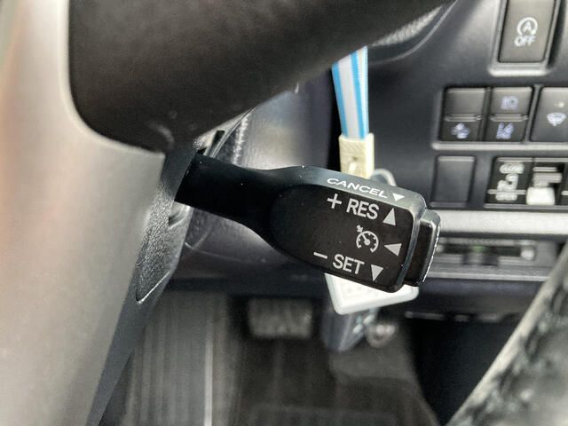 TOYOTA VOXY 4WD 2019