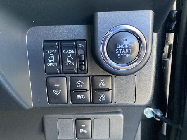 TOYOTA ROOMY 4WD 2018