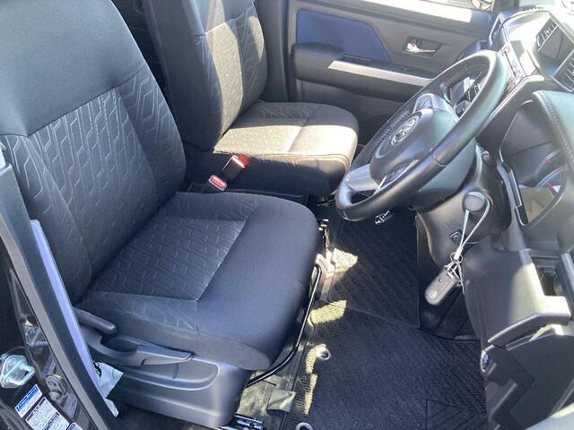 TOYOTA ROOMY 4WD 2018