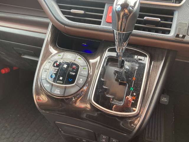 TOYOTA ESQUIRE 4WD 2018