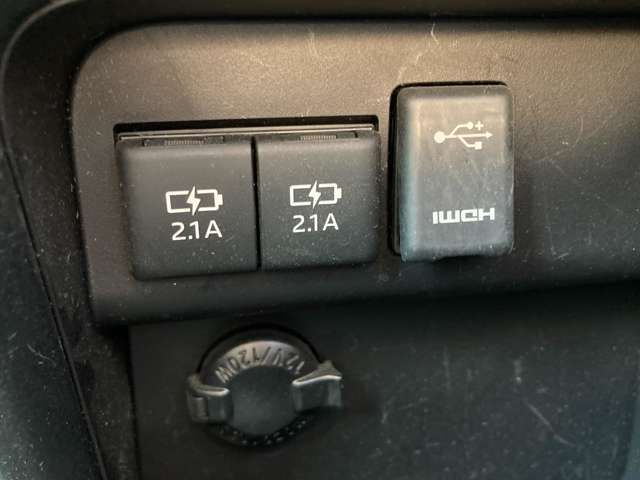 TOYOTA ESQUIRE 4WD 2018