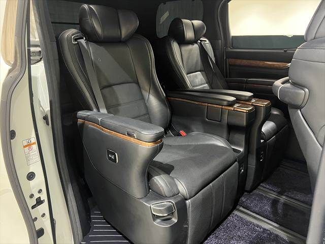 TOYOTA VELLFIRE  HYBRID 4WD 2017