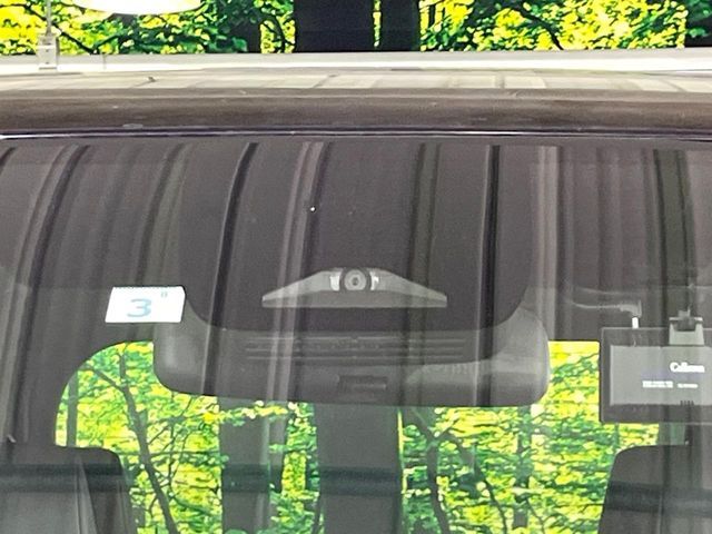 TOYOTA VOXY HYBRID 2023