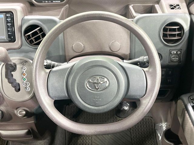 TOYOTA PORTE 2014