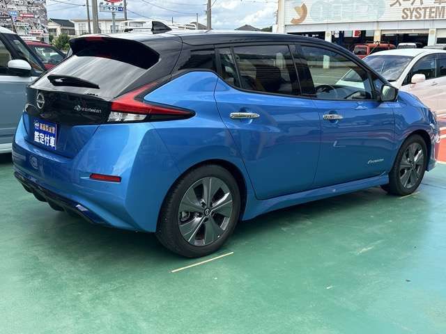 NISSAN LEAF 2021