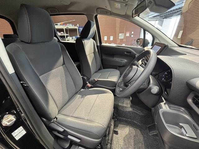 TOYOTA SIENTA HYBRID 2025