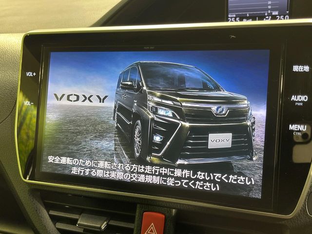 TOYOTA VOXY 2017
