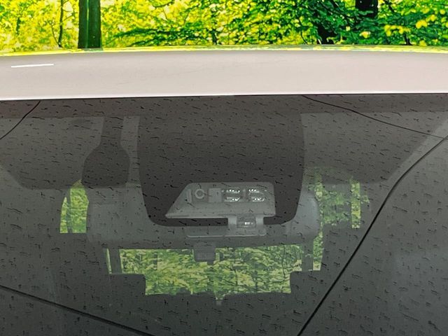 TOYOTA VOXY HYBRID 2022