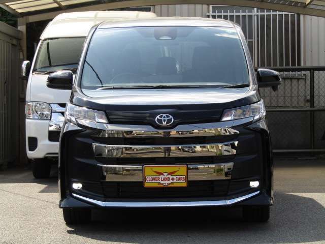 TOYOTA NOAH 2022
