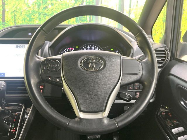 TOYOTA VOXY 2020