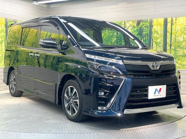 TOYOTA VOXY 2020