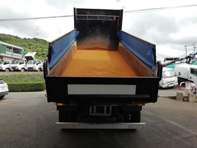 MITSUBISHI FUSOU SUPER GREAT 2017