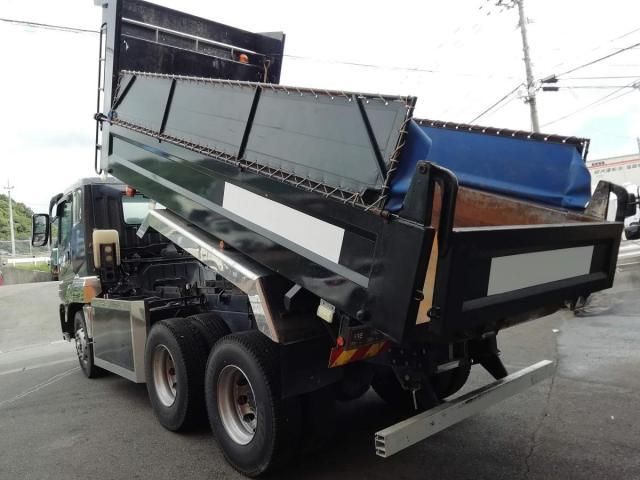 MITSUBISHI FUSOU SUPER GREAT 2017