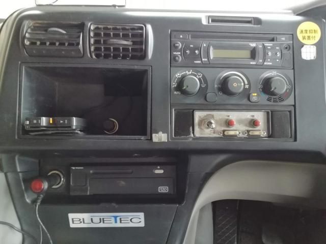 MITSUBISHI FUSOU SUPER GREAT 2017