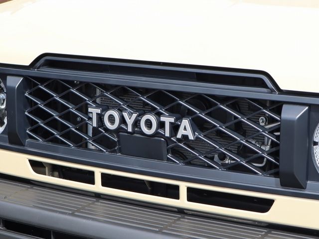 TOYOTA LANDCRUISER 70 2024