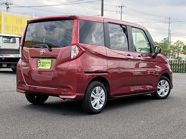 TOYOTA ROOMY 2022