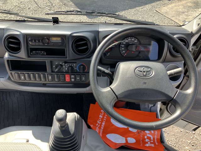TOYOTA DYNA 2018