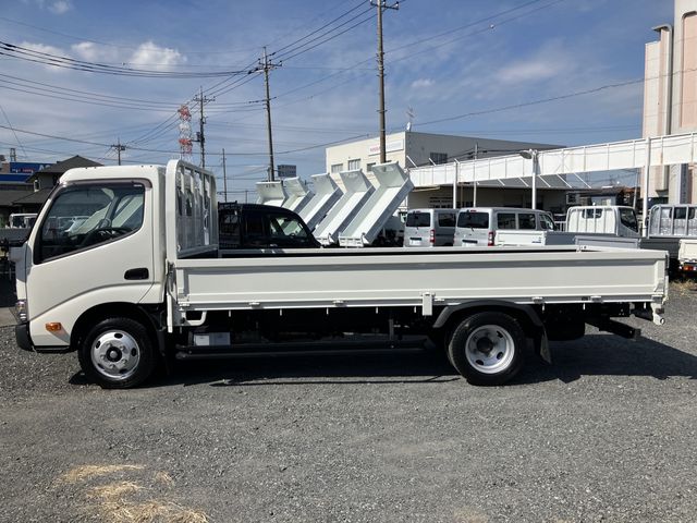TOYOTA DYNA 2018