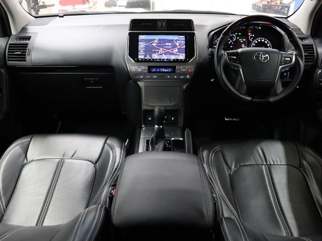 TOYOTA LANDCRUISER PRADO 2022