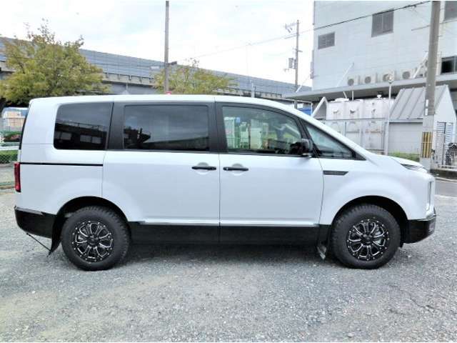 MITSUBISHI DELICA D:5 4WD 2025