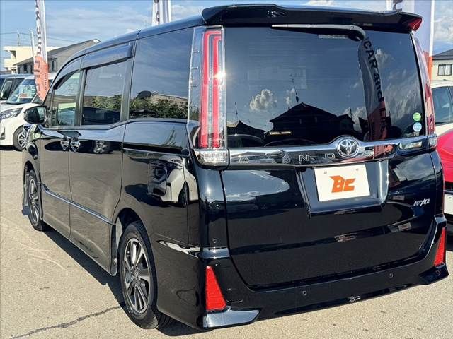 TOYOTA NOAH 2019