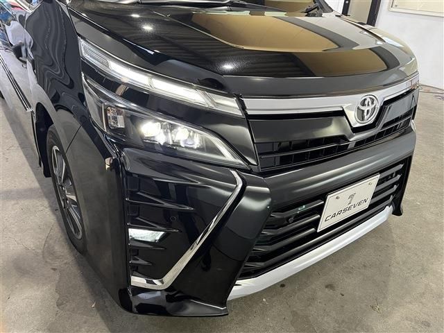 TOYOTA VOXY 4WD 2020