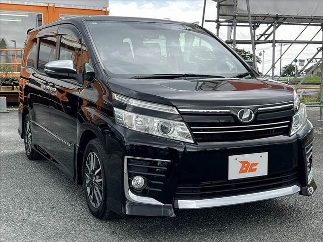 TOYOTA VOXY 2015