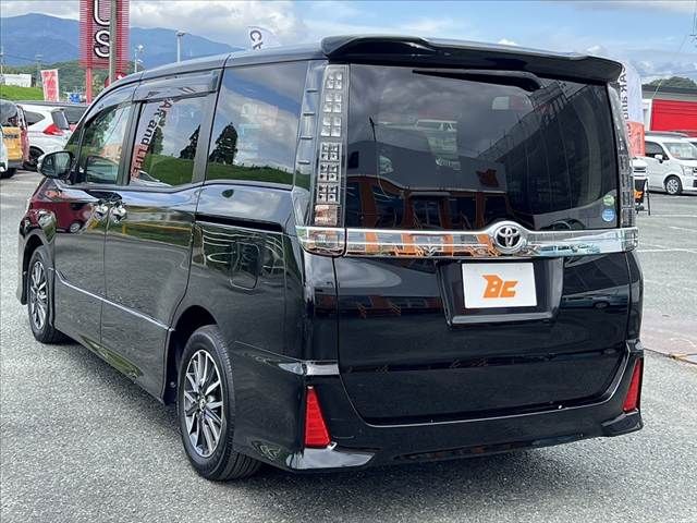 TOYOTA VOXY 2015