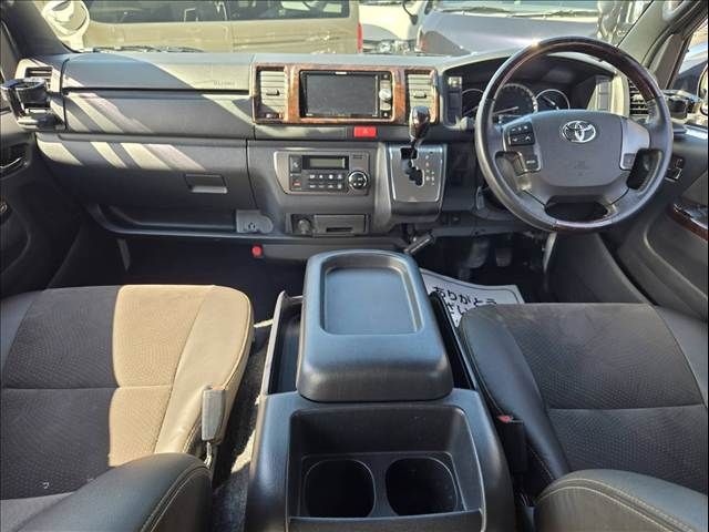 TOYOTA HIACE van 4WD 2019