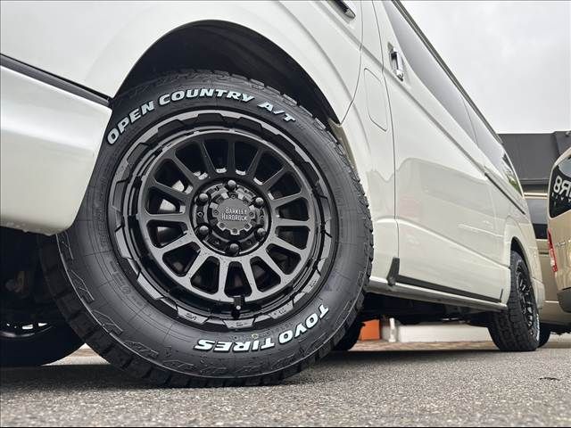 TOYOTA HIACE van 4WD 2019