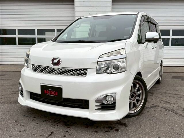 TOYOTA VOXY 4WD 2012