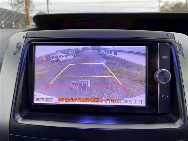 TOYOTA VOXY 4WD 2012