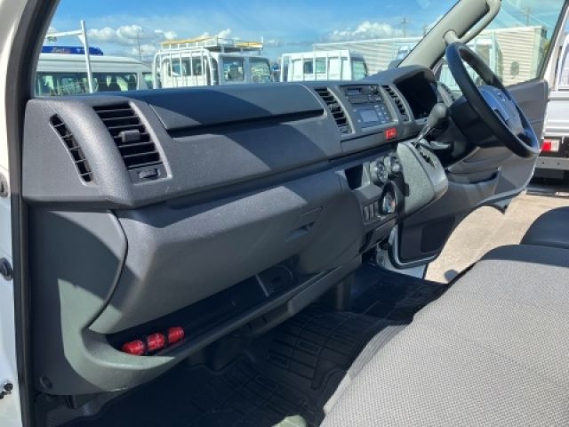 TOYOTA HIACE van 2WD 2023