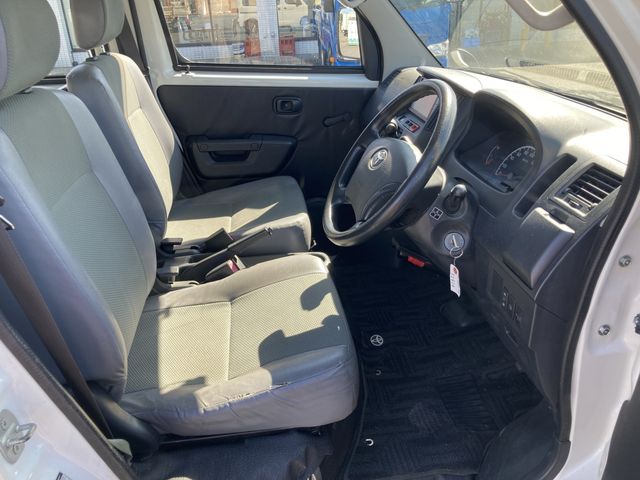 TOYOTA LITEACE van 4WD 2015