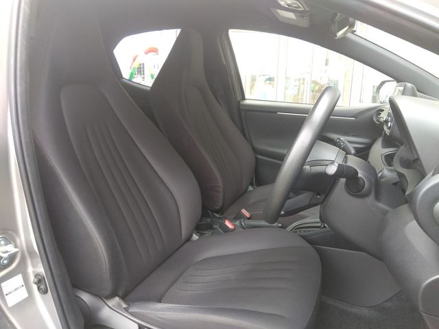 TOYOTA YARIS HYBRID 2021