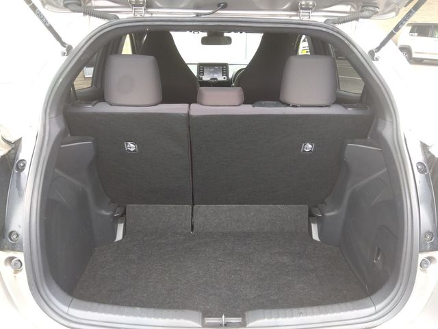 TOYOTA YARIS HYBRID 2021