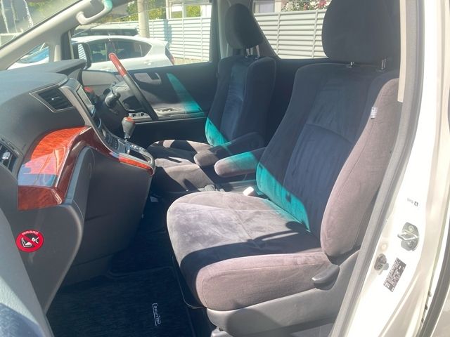 TOYOTA VELLFIRE 2009