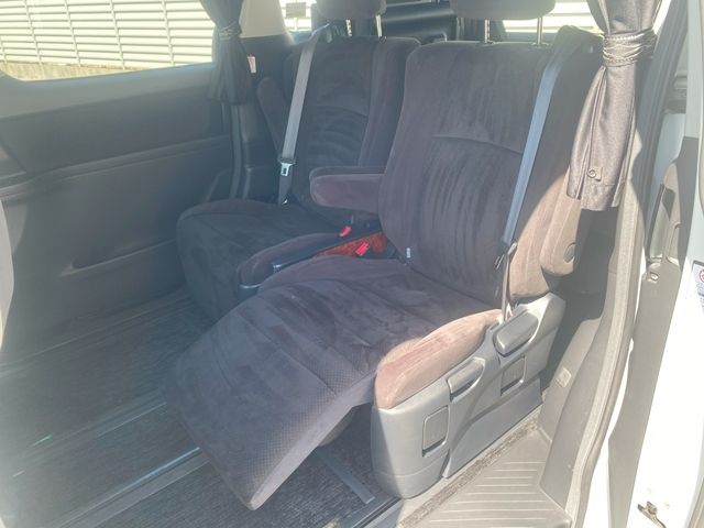 TOYOTA VELLFIRE 2009