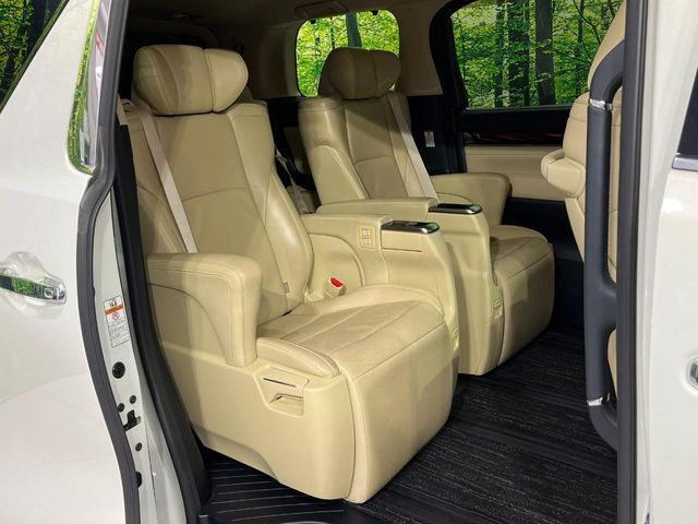 TOYOTA ALPHARD hybrid 4WD 2015