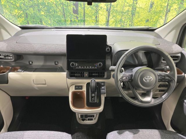 TOYOTA SIENTA HYBRID 2022