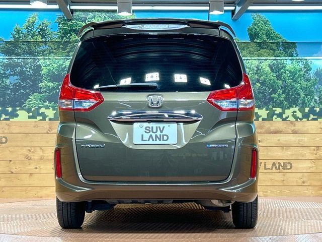 HONDA FREED HYBRID 2016